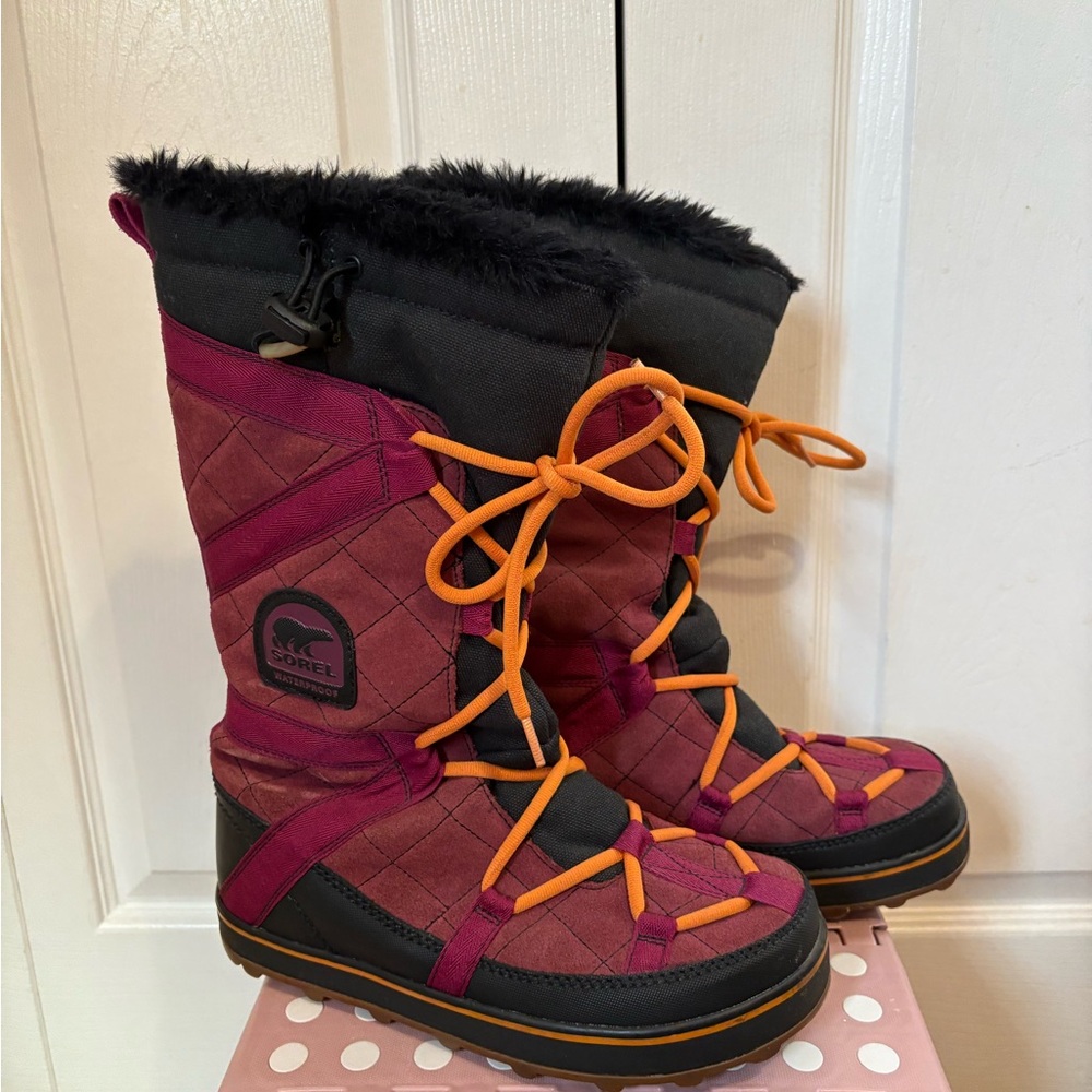 Sorel Fuchsia and Black Quilted Boots